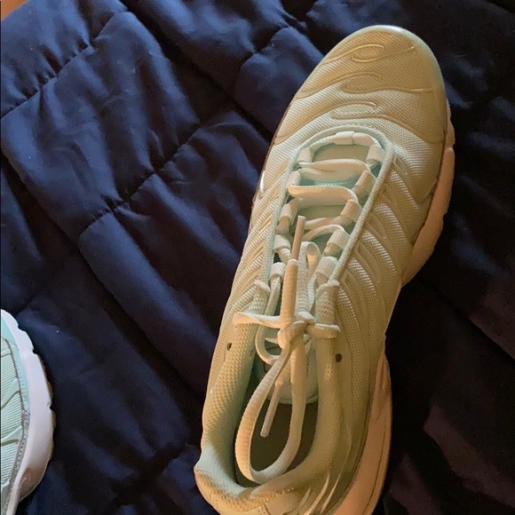 Nike - Picture 7 of 8